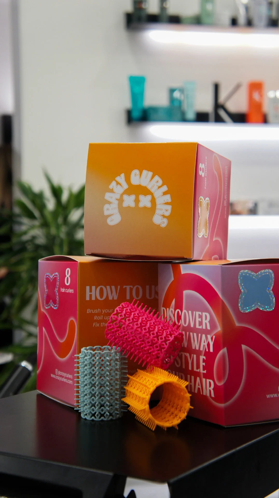 Video: Crazy Curlers rollers worn in the hair